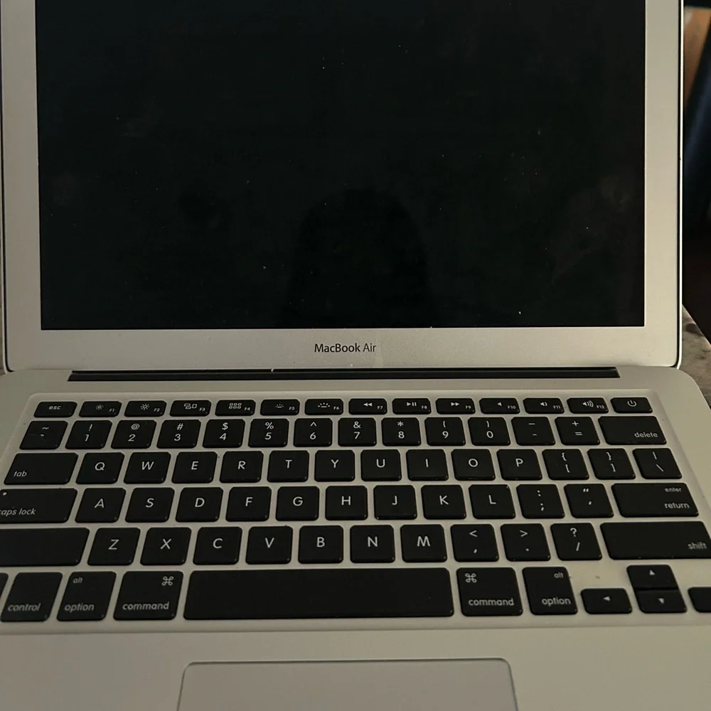 Apple elegant macbook